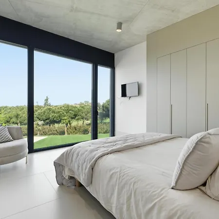 Meridian - Epicentro Del Lujo Contemporáneo En Golf Villa